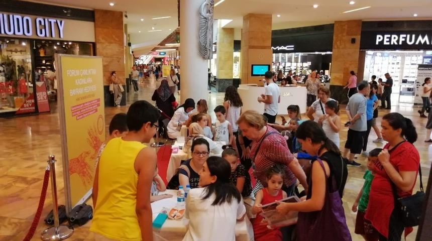 Forum &Ccedil;amlık&rsquo;ta, Hint Kınası At&ouml;lyesi b&uuml;y&uuml;k ilgi g&ouml;rd&uuml;