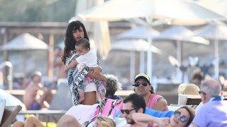 Kaan ve Kıvılcım bebekleri İlayda’yı kucaklarından indirmedi