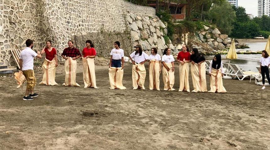 Yuva &ccedil;ocukları ve yaşlıları buluşturan etkinlik