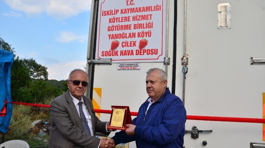 İşadamından &ccedil;ilek &uuml;reticilerine destek