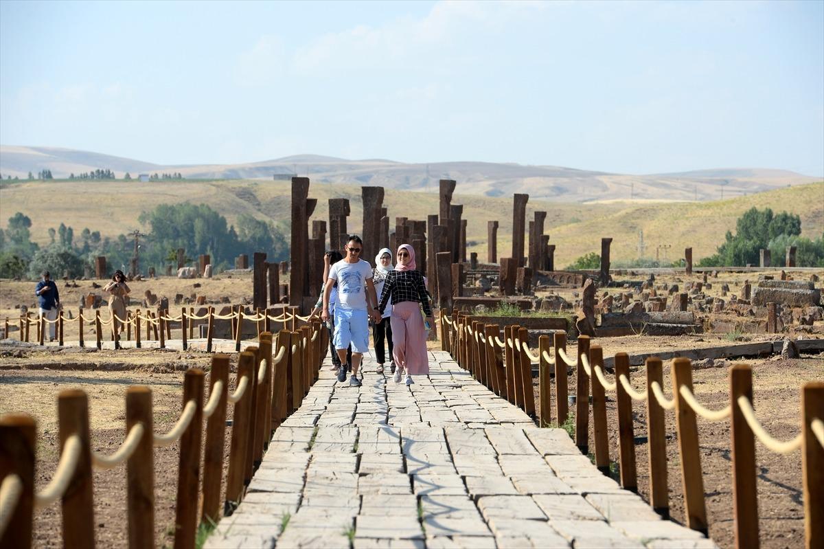 Tarih meraklıları akın akın oraya gidiyor