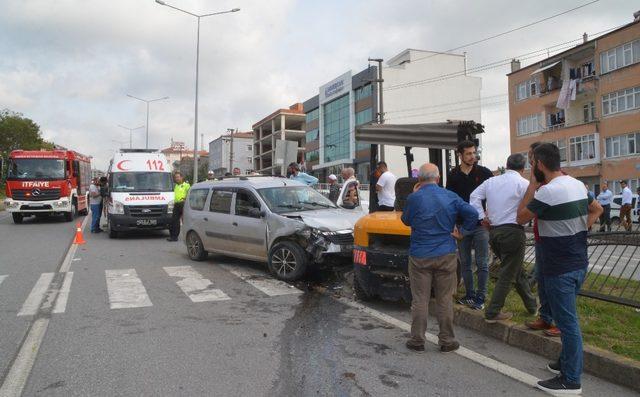 Hafif ticari araç ile forklift çarpıştı: 5 yaralı