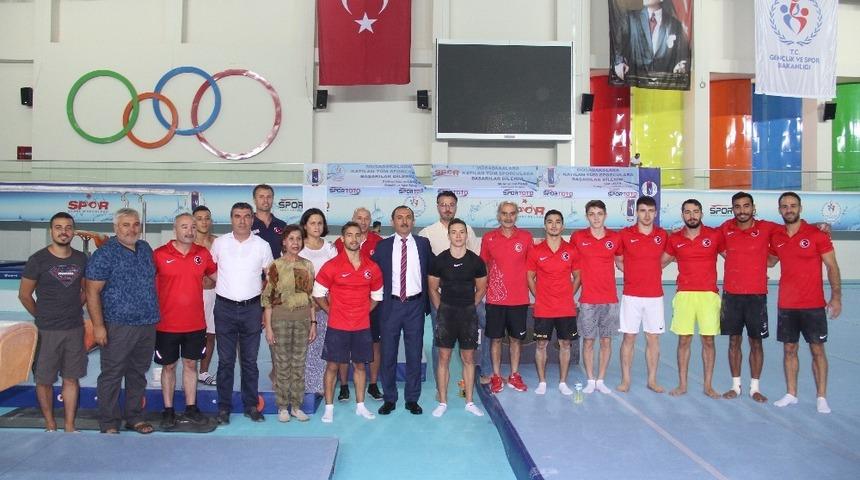 Kaymaz, Artistik Cimnastik Milli Takım kampını ziyaret etti