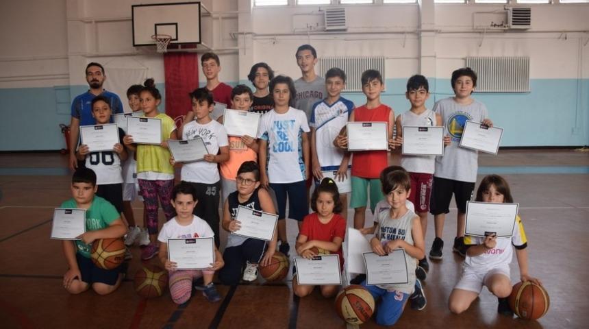 Yaz spor okulunda sertifika heyecanı