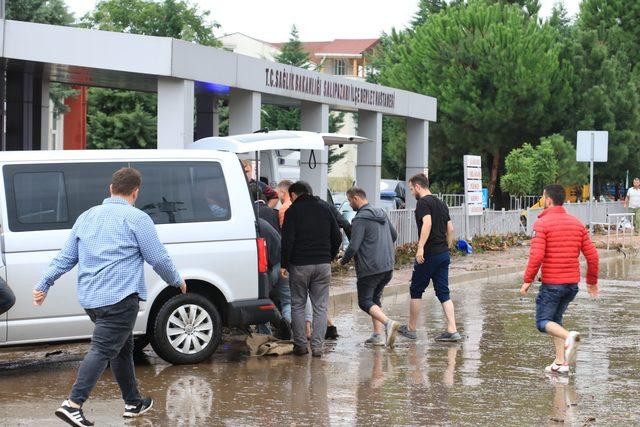 Samsun'da sağanak; Yeşil Dere taştı, yollar göle döndü (5)