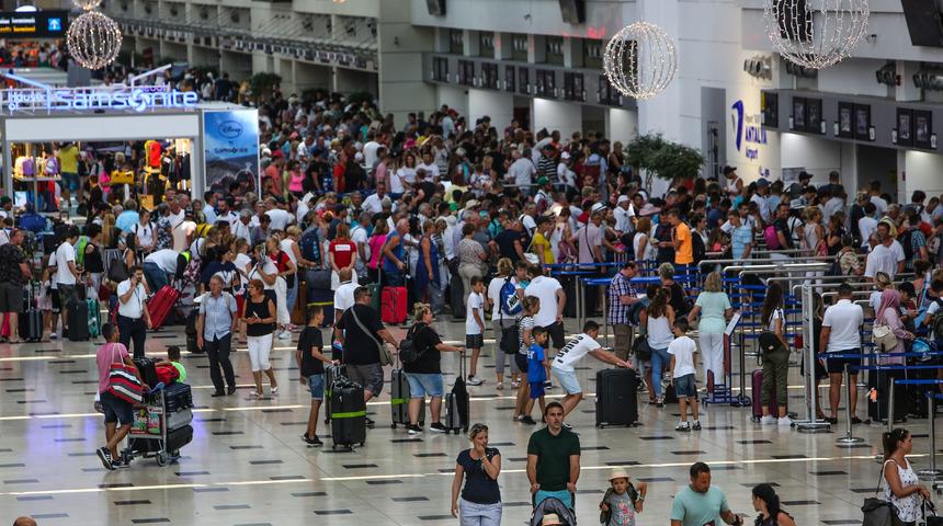 Antalya turist sayısında rekora koşuyor