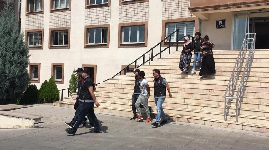 Karabük’e uyuşturucu madde getiren 4 şüpheli tutuklandı