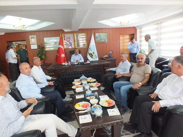 Tarım ve Orman Bakan Yardımcısı Akif Özkaldı, Malazgirt Belediyesini ziyaret etti
