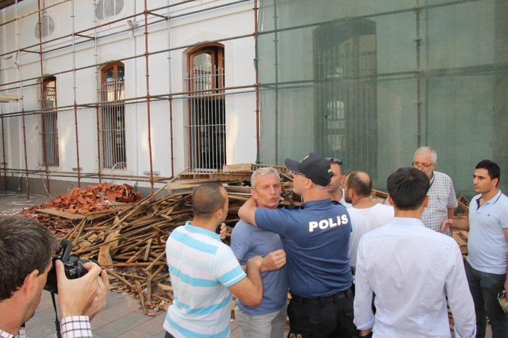 Ahmet Davutoğlu'na şok protesto: Buraya gelemez G2