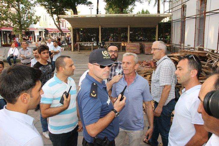 Ahmet Davutoğlu'na şok protesto: Buraya gelemez G4