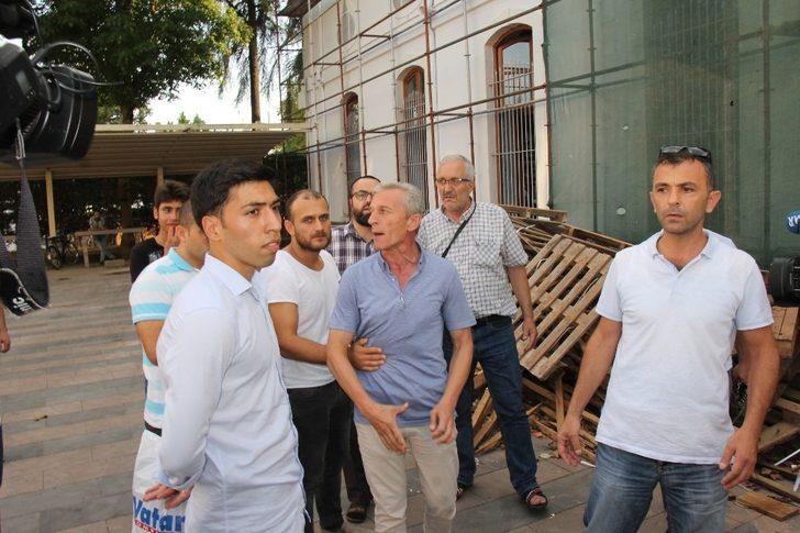 Ahmet Davutoğlu'na şok protesto: Buraya gelemez G5