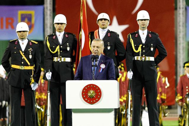 Erdoğan: Biz de onları kapının önüne koyarız
