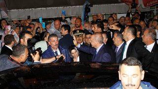 Cumhurbaşkanı Erdoğan babaocağı Güneysu’da hemşehrilerine hitap etti