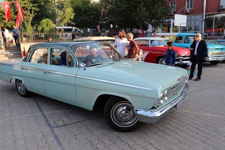 Klasik araç tutkunları Kastamonu'da buluştu G2