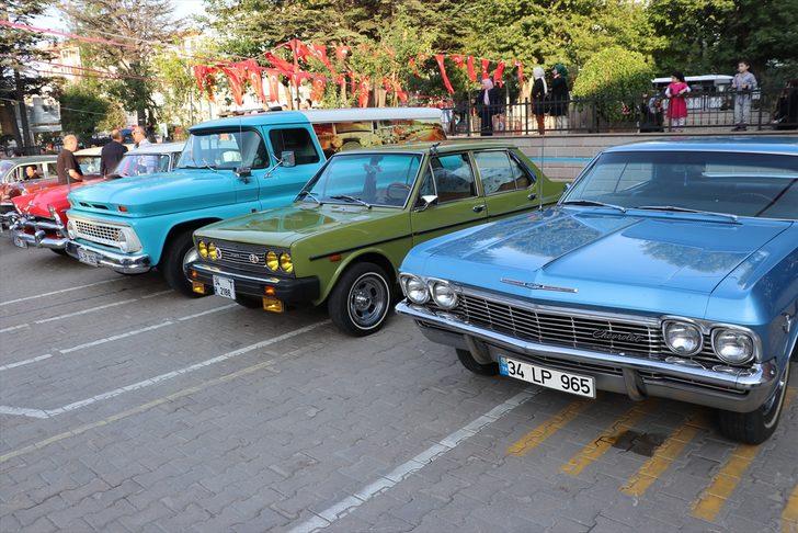 Klasik araç tutkunları Kastamonu'da buluştu G4