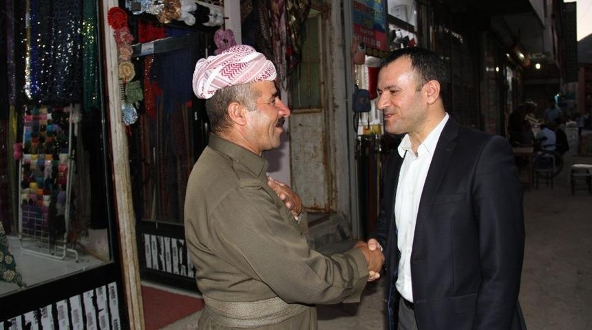 Kaymakam T&uuml;rkman, esnafla vedalaştı