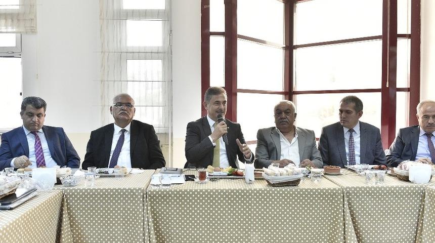 K&ouml;se muhtarlarla bir araya geldi