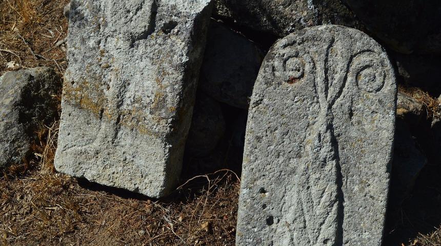Bursa'da koç başı figürlü mezar taşları bulundu! 'Kayıp Türkler' ihtimali