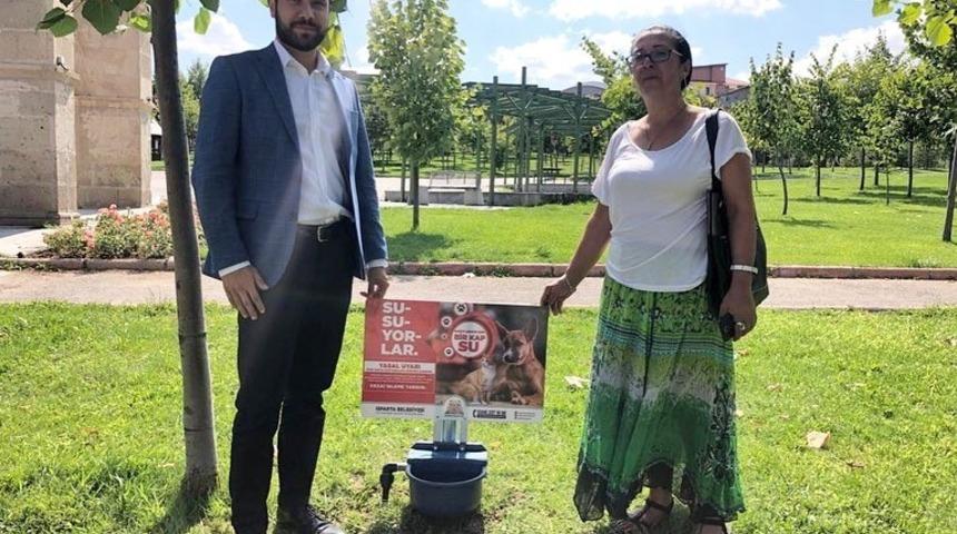 Isparta Belediyesi&rsquo;nden sokak hayvanları i&ccedil;in suluk &ccedil;alışması