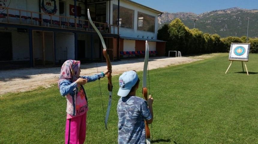 Eğirdir&rsquo;de ok&ccedil;uluk kursuna b&uuml;y&uuml;k ilgi