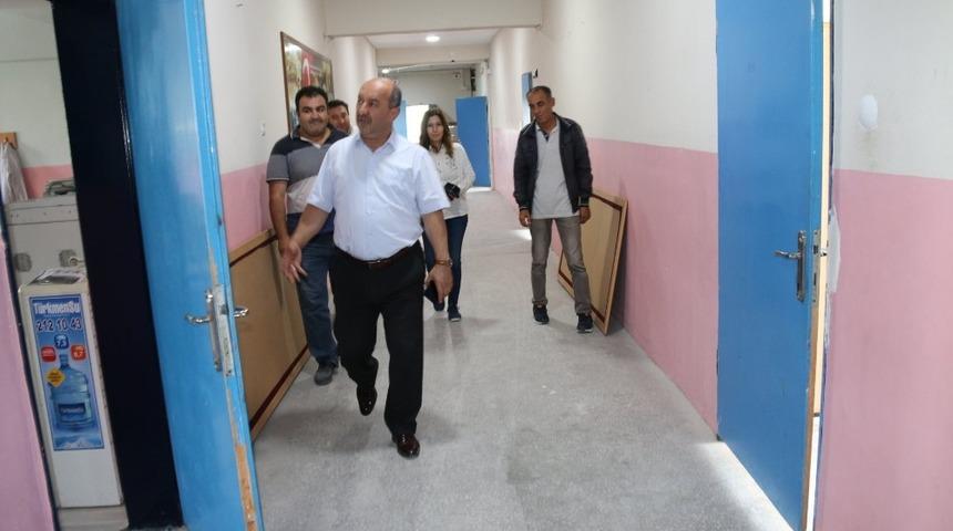 K&uuml;tahya H&uuml;sn&uuml; Kişioğlu Ortaokulu&rsquo;nda tadilat &ccedil;alışması
