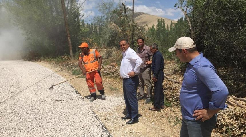 G&uuml;r&uuml;n&rsquo;de yollar yenileniyor