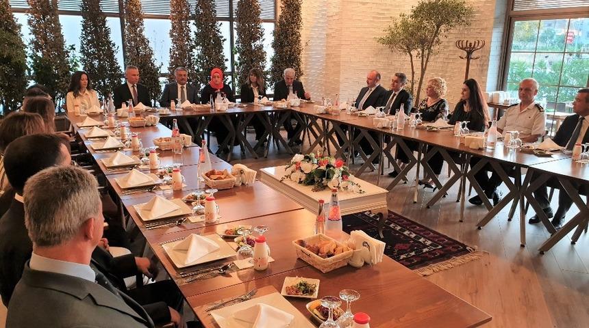 Vali Yazıcı&rsquo;dan komutanlara veda yemeği