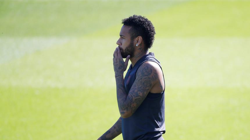 Neymar'ın isteği ortalığı karıştırdı!