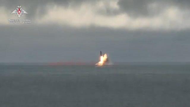 Rusya balistik füzelerin fırlatılma görüntülerini yayınladı