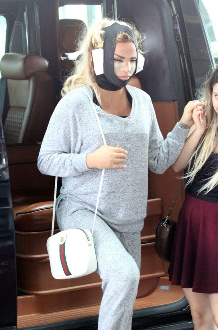 İngiliz şarkıcı Katie Price estetik için Türkiye'de!  G4
