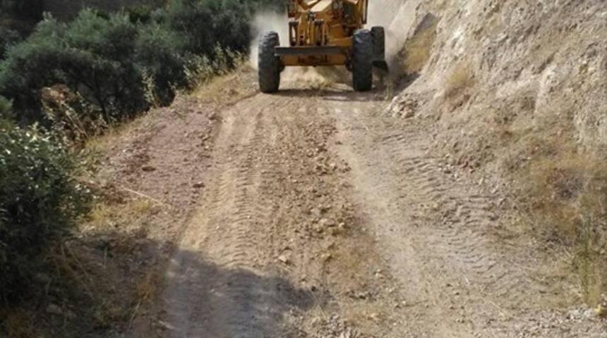 İncir bah&ccedil;elerinin yolları bakıma alındı