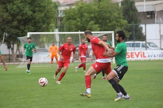 Futbol takımları kamp sürecinde hazırlık maçı için Şuhut’u seçiyor