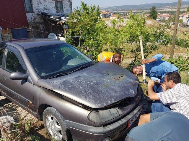 Hisarcık’ta park halindeki otomobilde yangın 4