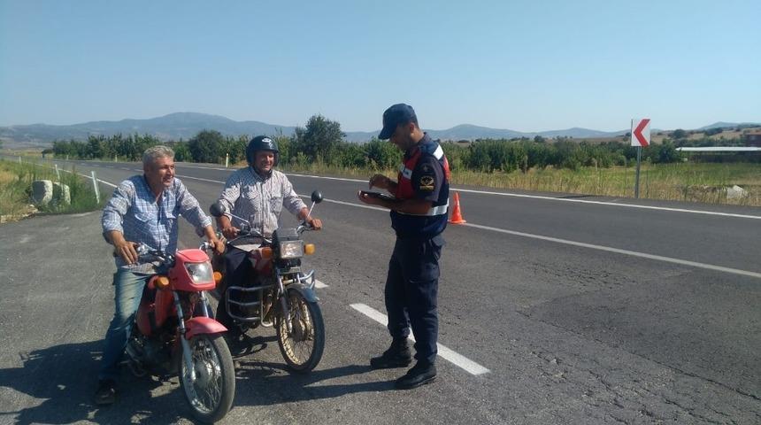 Kula&rsquo;da jandarmadan motosiklet uygulaması