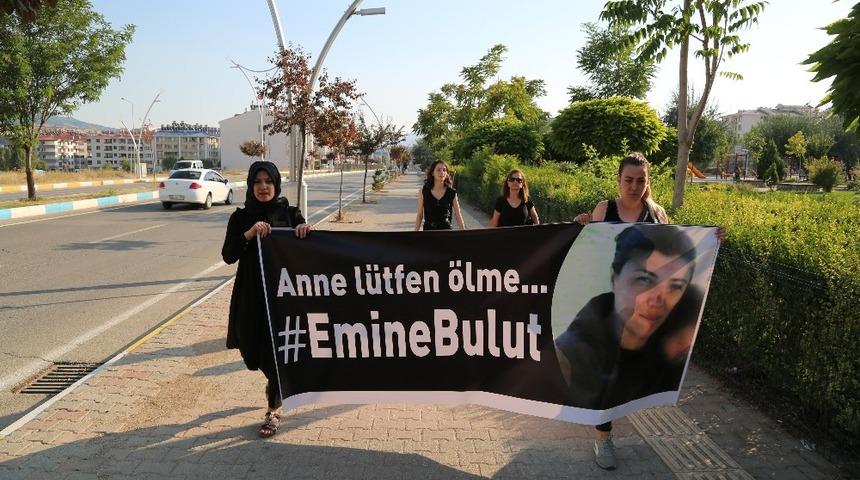 Kadınlar, kadın cinayetlerini sessiz yürüyüşle protesto etti