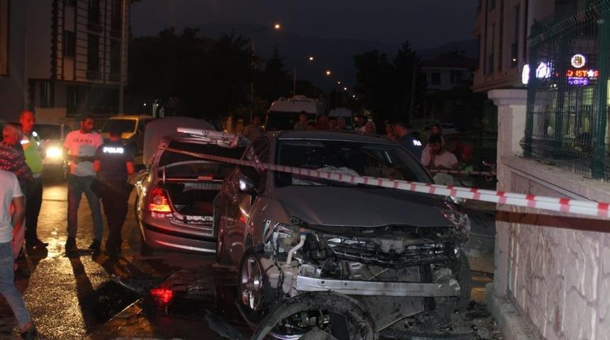 Erzincan’da iki ayrı trafik kazasında 4 kişi yaralandı