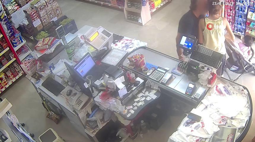 Markette iğrenç olay! Kamera görüntülerinden ortaya çıktı
