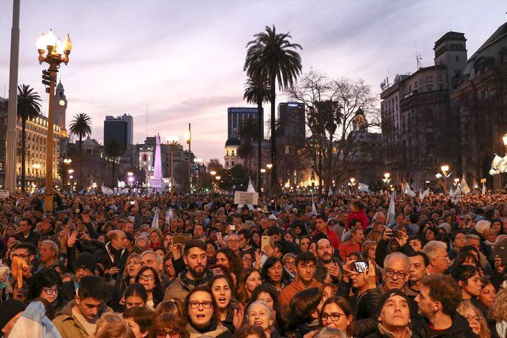 Arjantin'de halk sokaklara döküldü G5
