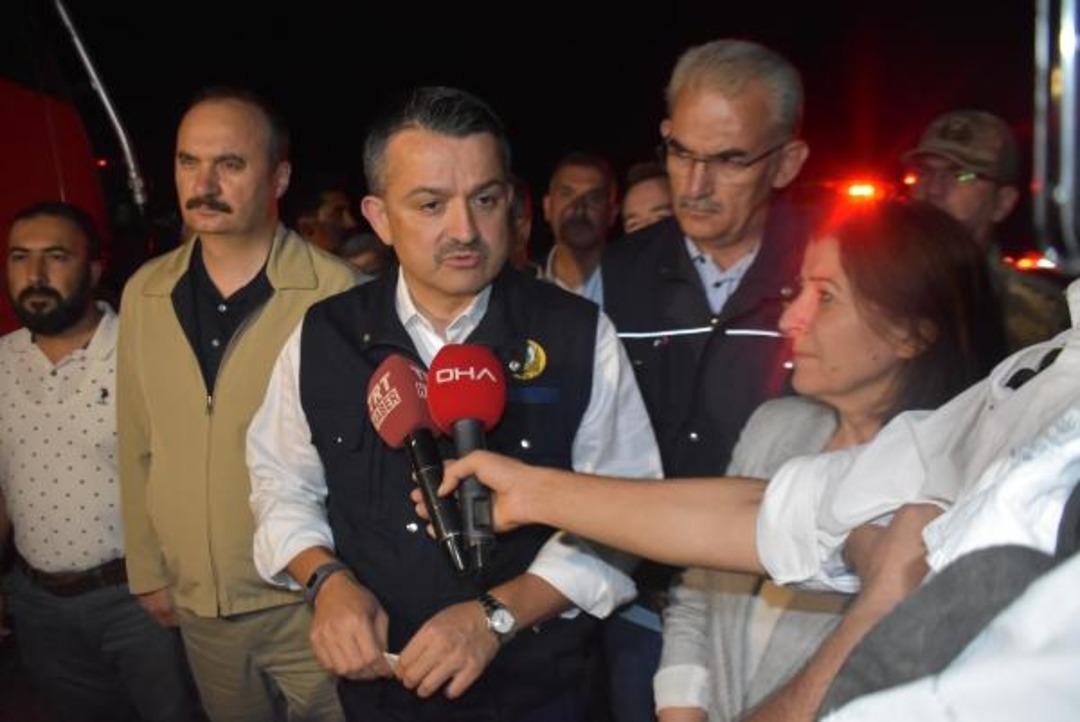 Bakan Pakdemirli Edirne'deki yangının kontrol altına alındığını a&ccedil;ıkladı