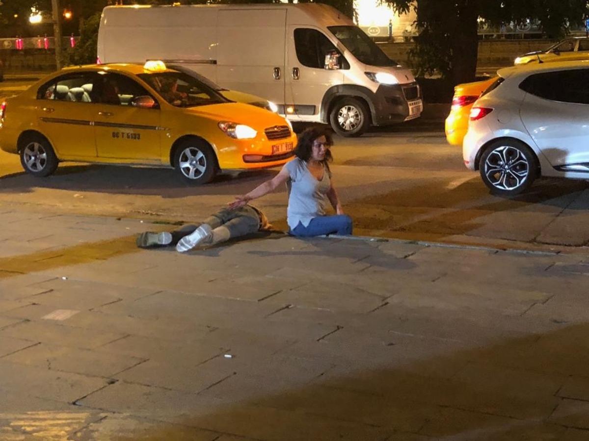 Ankara&rsquo;da dehşet! &Ouml;nce bı&ccedil;aklandı sonra aldığı darbeyle yere yığıldı