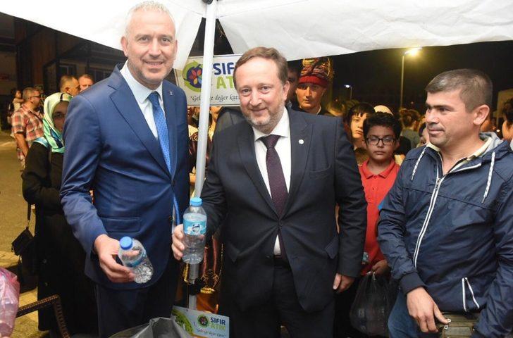 Karesili vatandaşlar atık getirdi, sinema izledi G3