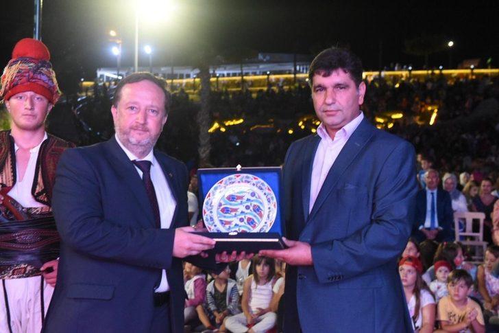 Karesili vatandaşlar atık getirdi, sinema izledi G5