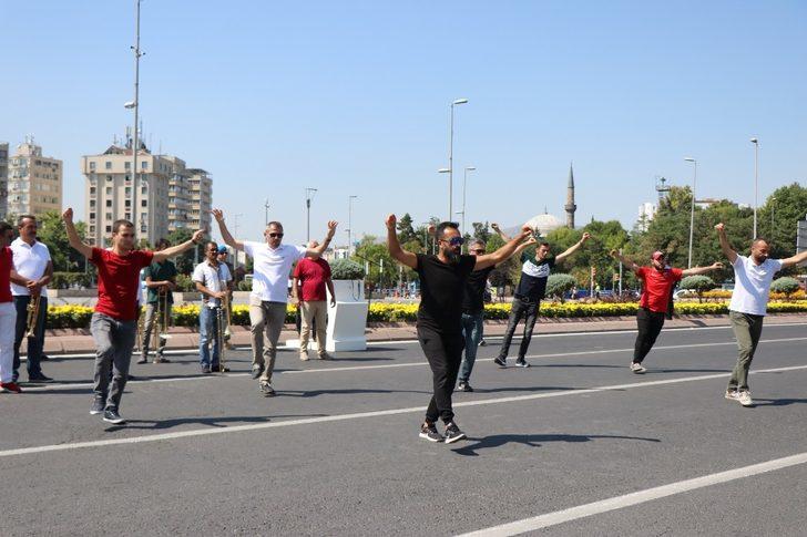 30 Ağustos provası göz doldurdu G3