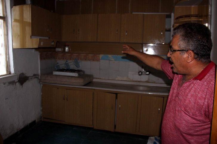 Evini su basan vatandaş yardım bekliyor G3