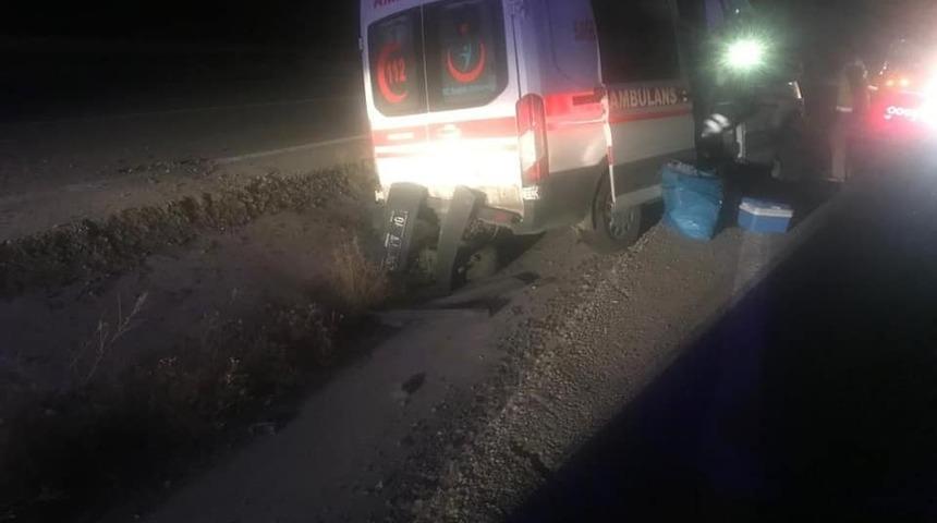 Ağrı 112 Acil ekibi görev dönüşü kaza yaptı