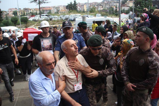 Şehit polis Akın Çelebi, Trabzon'da toprağa verildi