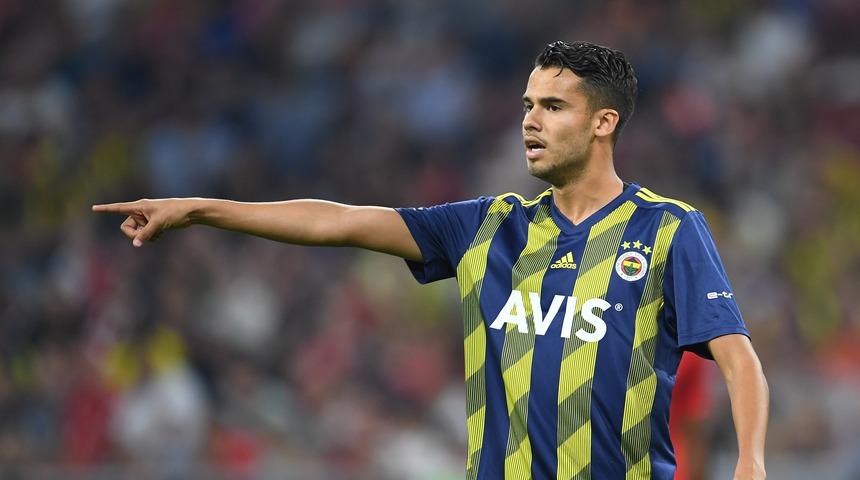 Fenerbah&ccedil;e'de bir ayrılık daha! Resmen a&ccedil;ıklandı