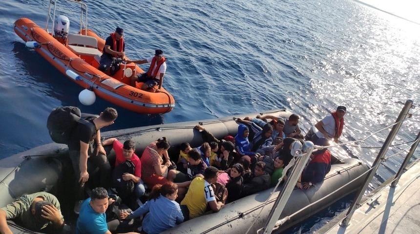 Didim&rsquo;de karada ve denizde 79 g&ouml;&ccedil;men yakalandı