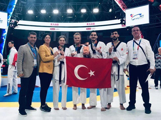 Türkiye Karışık Taekwondo Milli Takımı’ndan bronz madalya