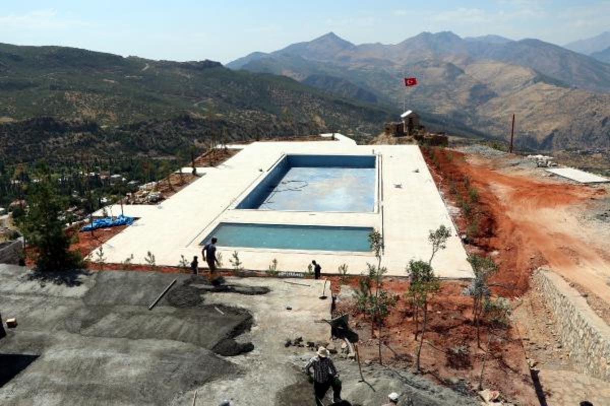 Hakkari'de &uuml;s b&ouml;lgesine yarı olimpik y&uuml;zme havuzu! 